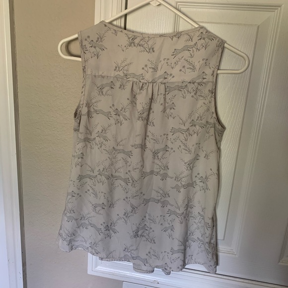 LC Lauren Conrad sleeveless fox print blouse XS - Picture 2 of 8